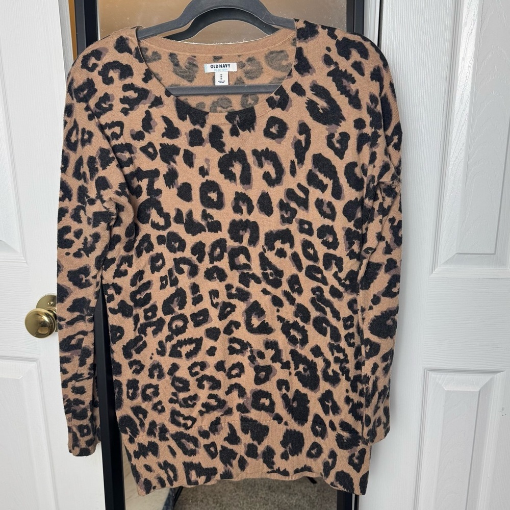 Old Navy Cheetah Sweater - Picture 1 of 4
